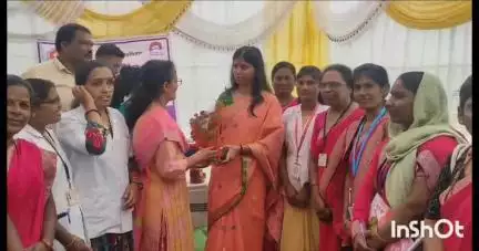 लातूर: मनपा उपायुक्त खानसुळेनी उचलला आरोग्य सेवेचा वसा,प्र.क्र.11 मध्ये आयुक्त मानसी मिना यांच्या हस्ते आरोग्य शिबिराचे उदघाट्न