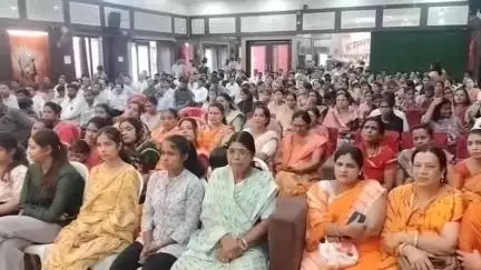 लालबर्रा: जिला सेन नाई समाज द्वारा शीतल पैलेस में प्रतिभावान विद्यार्थियों का सम्मान समारोह सम्पन्न