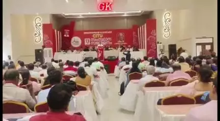 ചാവക്കാട്: മത്സ്യത്തൊഴിലാളി ഫെഡറേഷൻ സംസ്ഥാന സമ്മേളനം, പ്രതിനിധി സമ്മേളനം മമ്മിയൂരിൽ എളമരം കരീം ഉദ്ഘാടനം ചെയ്തു