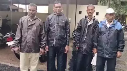 परसवाड़ा: सेवती पंचायत में मृतक के नाम पर निकाली मजदूरी, सरपंच व रोजगार सहायक पर फर्जीवाड़े का आरोप, पुलिस अधीक्षक को सौंपा ज्ञापन