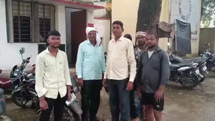 दुधि: पिपरडीह गांव में विवाहिता ने लगाई फांसी, बहू खेत से लौटी तो मिला लटकता हुआ शव, पति हैदराबाद में करता है मजदूरी