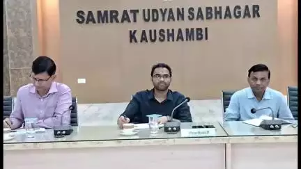 मंझनपुर: डीएम ने पोस्ट की लापरवाही पर सख्त रुख अपनाया, मंझनपुर में ऑगनबाड़ी केंद्रों की बदहाली पर बैठक कर चेताया