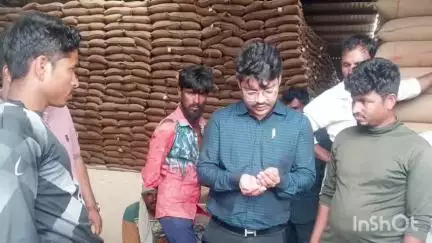 सिरोंज: एसडीएम ने अधिकारियों के साथ पीडीएस गोदाम का निरीक्षण किया, व्यवस्थाएं देखीं
