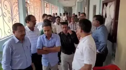 କୋରେଇ: ବିଏମସିରେ ଅତିରିକ୍ତ କମିଶନରଙ୍କୁ ଆକ୍ରମଣ,କାର୍ଯ୍ୟବନ୍ଦ ଦାବିରେ ଯାଜପୁର ଟାଉନ କାର୍ଯ୍ୟାଳୟରେ ଜିଲ୍ଲାପାଳଙ୍କୁ ଦାବିପତ୍ର ଦେଲେ ଓଏଏସ ସଙ୍ଘ
