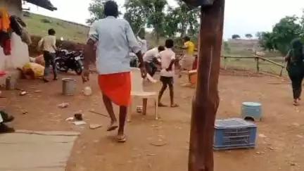 गोपद बनास: सीधी जिले के माड़ा पानी में जमीनी विवाद में दो पक्षों के बीच लाठी-डंडे चले, वीडियो वायरल