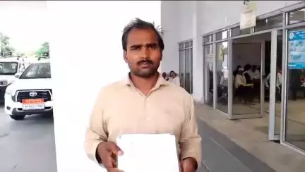 सिंगरौली: उचित मूल्य दुकान कचनी के कोटेदार पर राशन वितरण में अनियमितता का आरोप, ग्रामीणों ने कलेक्टर से की शिकायत #Jan samasya