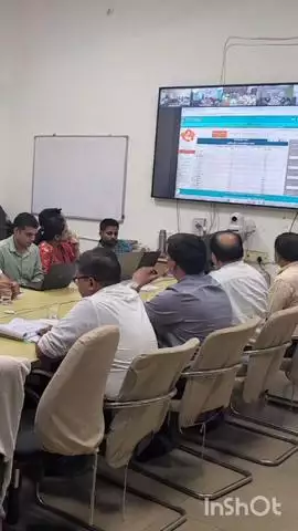 भरतपुर: जिला कलेक्टर ने पंडित दीनदयाल उपाध्याय अन्त्योदय सम्बल पखवाडा के शिविरों के सफल क्रियान्वयन को लेकर की समीक्षा बैठक