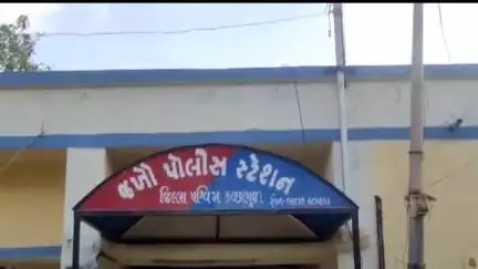 અબડાસા: જશાપર ગામની સીમમાં જુગાર રમતા ચાર ઝડપાયા