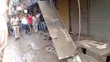 पानीपत: पानीपत के बाजारों में निगम की बड़ी कार्रवाई, 60 दुकानों पर चला बुलडोजर, अस्पताल का गेट भी गिराया