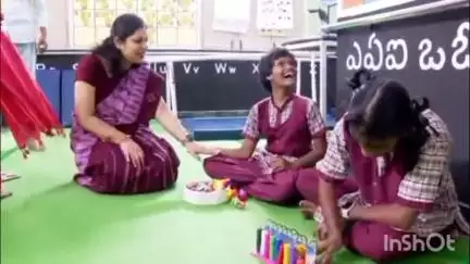 మానకొండూరు: దివ్యాంగ విద్యార్థులతో ముచ్చటించి వారితో సరదాగా ఆటలు ఆడిన కరీంనగర్ జిల్లా కలెక్టర్ పమేలా సత్పతి