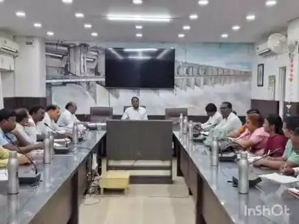 धमतरी: धमतरी जिले में खराब रिजल्ट देने वाले प्राचार्यों की कलेक्टर ने लगाई क्लास