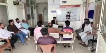 सोहागपुर: सोहागपुर थाने में त्यौहारों को लेकर शांति समिति की हुई बैठक, थाना प्रभारी ने शांति व्यवस्था बनाए रखने को लेकर की चर्चा