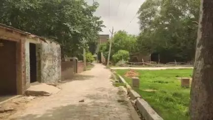जलालपुर: जलालपुर ब्लॉक के नगपुर ग्राम सभा में सड़क व जल निकासी की समस्या से जूझ रहे हैं लोग #jansmasya