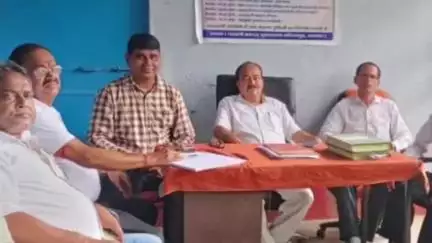 बलियापुर: पलानी एवं रघुनाथपुर पैक्स में शुरू हुआ अंतरराष्ट्रीय सहकारिता सप्ताह कार्यक्रम, पैक्स कार्यकारिणी की हुई बैठक