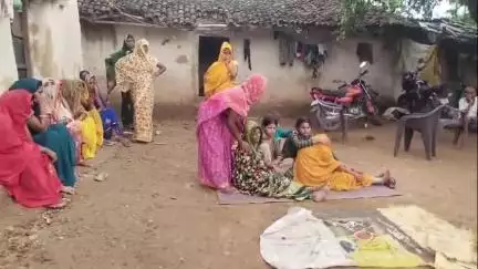 ओबरा: गोठानी गांव में कमरे में फंदे से लटकता मिला विवाहिता का शव, जांच में जुटी पुलिस
