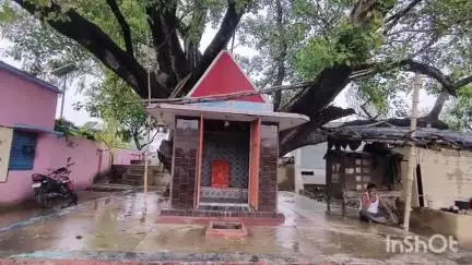 कर्वी: कलेक्ट्रेट रोड में स्थित भगवान हनुमान जी महाराज का मंदिर, मंगलवार को करें दर्शन