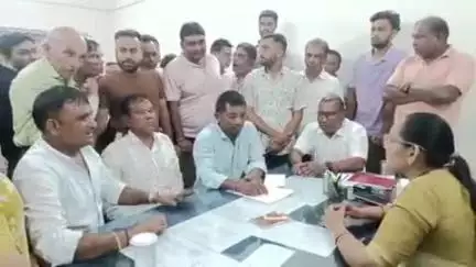 લીમડીચોક વિસ્તારમાં ગેરકાયદેસર રીતે ચાલતા કતલખાનાઓ બંધ કરાવવા નગરપાલિકામાં હલ્લાબોલ
#Jansamasya