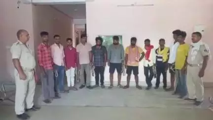 लखीसराय: लखीसराय उत्पाद थाना पुलिस ने 3 जगहों से 11 लोगों को नशे की हालत में किया गिरफ्तार