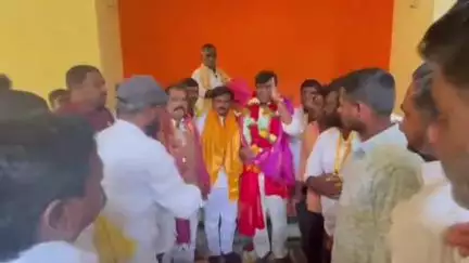 ఎమ్మిగనూరు: ఎమ్మిగనూరు:ఎమ్మెల్యే బీవీ జయనాగేశ్వర్ రెడ్డి ఆధ్వర్యంలో గోనెగండ్ల మండలం టిడిపి కన్వీనర్ గా డాక్టర్ తిరుపతయ్య నియామకం...