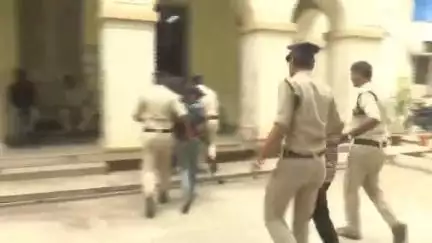 ఒంటరి మహిళలను టార్గెట్ చేసి చైన్ స్నాచింగ్ కు పాల్పడిన ముగ్గురు అరెస్ట్
