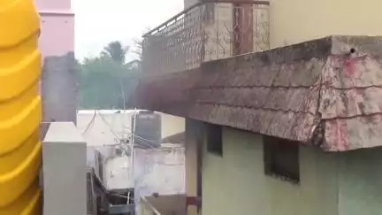 அரூர்: பெரிய மண்டி தெருவில் மின் கசிவால் ரூ. இரண்டு லட்சம் மதிப்பிலான பொருட்கள் எரிந்து நாசம் போராடி தீயணைத்த தீயணைப்பு துறை ,