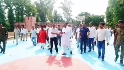 मोतिहारी: जग सिंह कन्या उच्च माध्यमिक विद्यालय तुरकौलिया में मनरेगा के तहत बने खेल मैदान का उद्घाटन गन्ना मंत्री ने किया