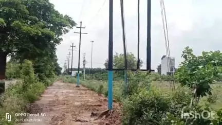 हापुड़: कावड़ मार्ग से गुजरने वाले शिवभक्तों को परेशानी से बचाने के लिए हापुड़ में बिजली विभाग ने खंभों पर लगवाई प्लास्टिक टेप