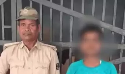पूर्णिया पूर्व: सदर थाना ने त्वरित कार्रवाई करते हुए चोरी की गई मोटरसाइकिल के साथ एक अभियुक्त को किया गिरफ्तार