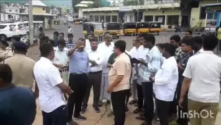 పెందుర్తి: ఈనెల9 జరుగు సింహాగిరిప్రదక్షిణ ఏర్పాట్లను పరిశీలించారు విశాఖ జిల్లా కలెక్టర్ హరింధిరప్రసాద్ నగర్ పోలీస్ కమిషనర్