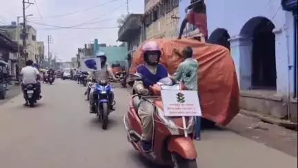 দুবরাজপুর: দুবরাজপুর থানার পুলিশ ও ট্রাফিক পুলিশের উদ্যোগে মঙ্গলবার “সেভ ড্রাইভ সেভ লাইফ” কর্মসূচি পালিত হল