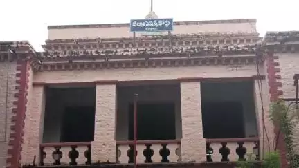 కర్నూలు: మైనర్ బాలికపై లైంగిక దాడికి పాల్పడిన కేసులో నిందితుడికి 20 సంవత్సరాల కఠిన కారాగార శిక్షతో పాటు రూ.25 వేల జరిమానా కోర్టు