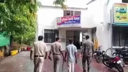 भिंड नगर: भिण्ड के चरथर मोड़ बिजली घर के पास पुलिस ने अवैध बंदूक के साथ एक युवक को किया गिरफ्तार