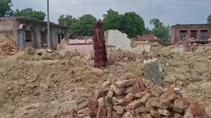 गाज़ीपुर: गाजीपुर के अंधऊ गांव में बुलडोजर कार्रवाई पर सांसद अफजाल अंसारी बोले, पीएम आवास देने वाले दोषियों पर हो कार्रवाई