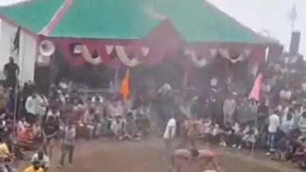 चुराह: पधर दंगल मेले के दूसरे दिन पहलवानों ने दिखाया दमखम, जमकर लड़ रहे कुश्ती
