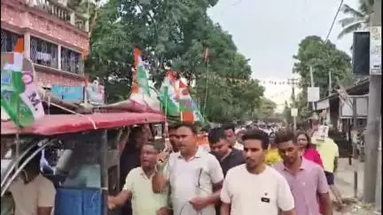 চোপড়া: একুশে জুলাইকে সামনে রেখে দাসপাড়া পীর সাহেব মোড় থেকে  হাই স্কুল মোড়ে  পর্যন্ত তৃণমূল কংগ্রেসের রেলি