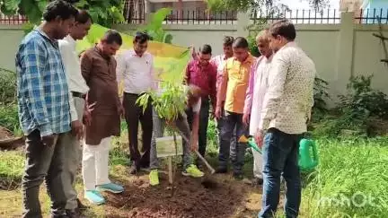 #एक_पेड़_माँ_के_नाम अभियान तहत #पीएमश्री राजकीय इंटर कालेज में #वृक्षारोपण किया।
