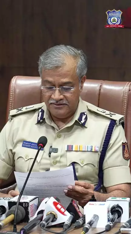 ಆರ್‌ ಆರ್ ನಗರ ಪೊಲೀಸರು ಮನೆ ಕಳ್ಳತನದಲ್ಲಿ ತೊಡಗಿದ್ದ ಇಬ್ಬರನ್ನು  ಬಂಧಿಸಿದ್ದಾರೆ.