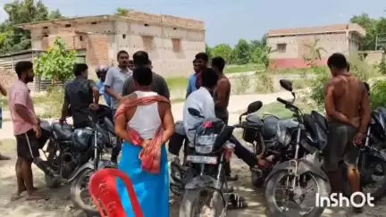 बंजरिया: एनपीएस वार्ड 6 अजगरी के लिए चयनित भूमि पर सड़क बनाने का ग्रामीणों ने मंगलवार को किया विरोध
