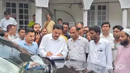 মানকাচৰ: দক্ষিণ শালমাৰা মানকাছাৰ জিলা BJP ৰ এটা সজাতি দলে মন্ত্ৰী ৰঞ্জিত দাসক সাক্ষাৎ কৰি বিভিন্ন সমস্যা অৱগত কৰে ধুবুৰীত