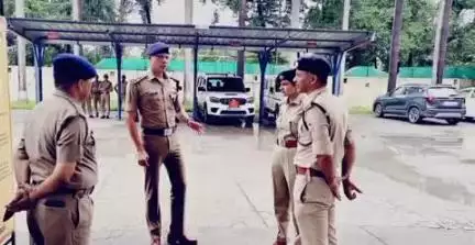 रुद्रपुर: ऊधमसिंहनगर जिले के एसएसपी मणिकांत मिश्रा ने नए कानूनों के प्रचार-प्रसार के लिए ई-वैन को हरी झंडी दिखाकर किया रवाना