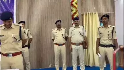 सिवान: सीवान में 434 नव नियुक्त सिपाहियों को मिला नियुक्ति पत्र, एसपी ने बढ़ाया हौसला