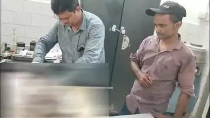 बेंगाबाद: महुआटांड़ में अज्ञात वाहन की चपेट में आने से दो लोग घायल, एक धनबाद रेफर
