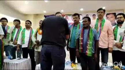 घाटशिला: आजसु पार्टी सुप्रीमो सुदेश महतो घाटशिला में कार्यकर्ता मिलन समारोह में शामिल हुए