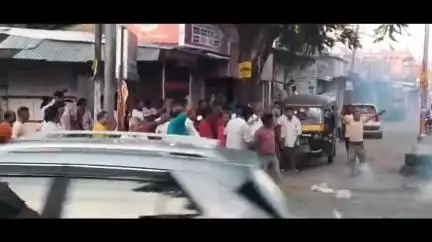 শদিয়া: তালাপত তালাপ গাওঁ পঞ্চায়তৰ সভাপতিৰ দায়িত্ব লাভ কৰাৰ পাছতে দলীয় কৰ্মীসকলৰ ফটকা ফুটাই আনন্দ উল্লাহ