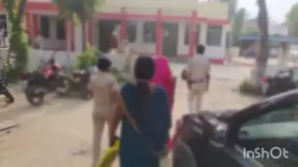 मधेपुरा: पुलिस दबाव के बाद अपहृत युवती थाने पहुंची, महिला पुलिस ने कब्जे में लेकर न्यायालय में किया पेश