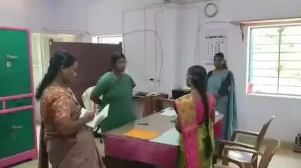 கிள்ளியூர்: முஞ்சிறை அரசு மேல்நிலைப் பள்ளியில் மாணவ மாணவியர்களுடன் மாவட்ட ஆட்சியர் கலந்துரையாடினார்