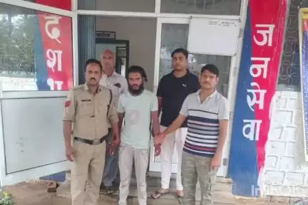 बैराड़: बैराड़ थाना प्रभारी रविशंकर कौशल और पुलिस ने डेढ़ साल से फरार स्थायी वारंटी को किया गिरफ्तार