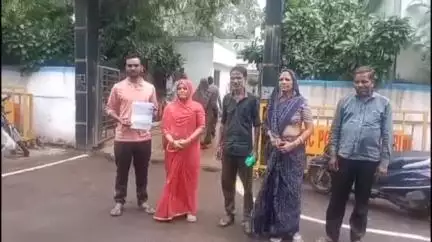 शिवपुरी नगर: पिपरासमा रेलवे ट्रैक पर किशोर का शव मिला, माँ ने हत्या का आरोप लगाया, एसपी से शिकायत की