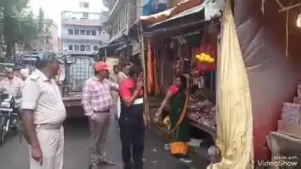 देवघर: श्रावणी मेला को लेकर नगर निगम की टीम ने शिवगंगा व मानसरोवर में चलाया अतिक्रमण हटाओ अभियान