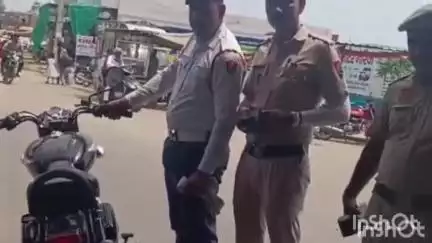 फतेहाबाद: रतिया में ट्रैफिक पुलिस ने मोटरसाइकिल ज़ब्त की, बुलेट मोटरसाइकिल का ₹10500 का चालान, चलाया जागरूकता अभियान
